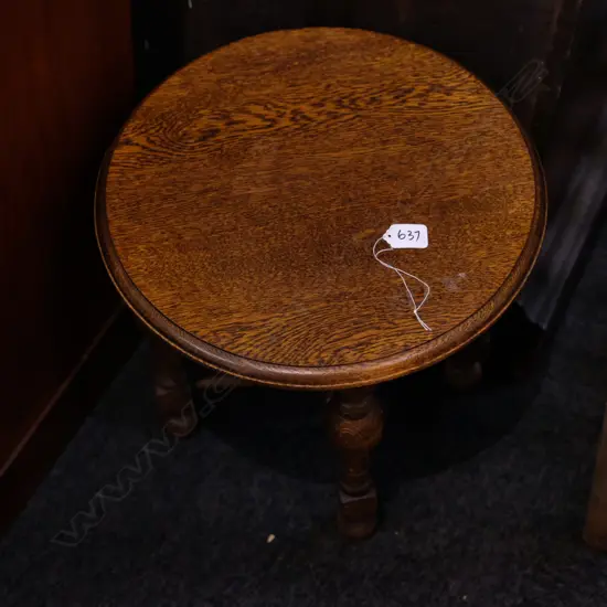 Small oak side table H. 380mm