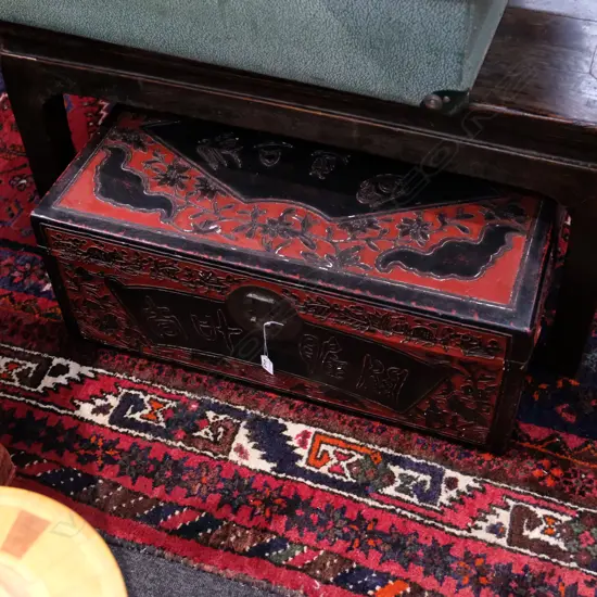 CHINESE LACQUER TRUNK 