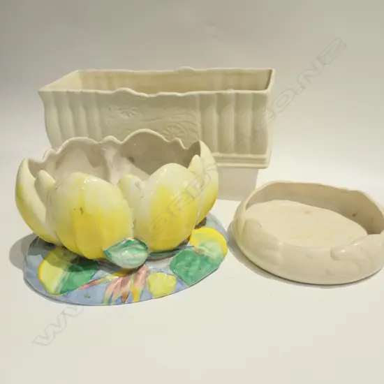 CLARICE CLIFF LILY VASE /BESWICK TROUGH + ONE L 310 MM