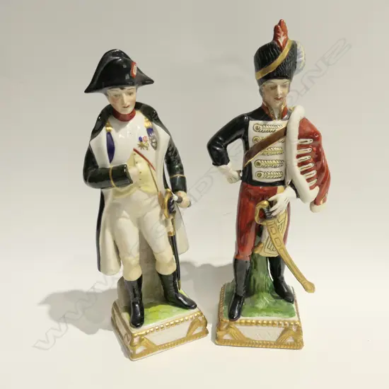 2 PORCELAIN FIGURES NAPOLEON / HUSSAR H. 250MM