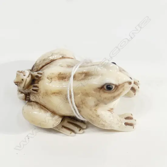 CARVED IVORY FROG NETSUKE