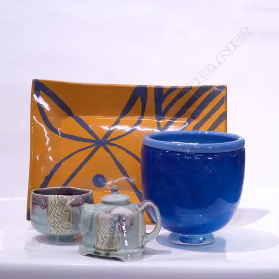 CERAMIC PLATTER / TEAPOT + SUGAR STAMPED C.S + BOWL