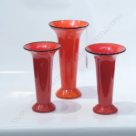 3 ORANGE GLASS VASES H. 200MM