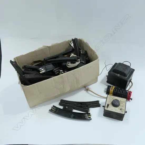 LOT ASST TRIX TWIN RAIL TRACK AND TRANSFORMERS