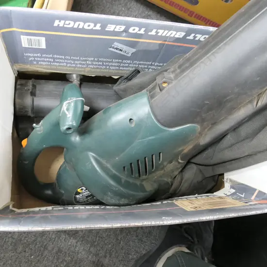 BLOWER/VACUUM/MULCHER 1800 WATT.