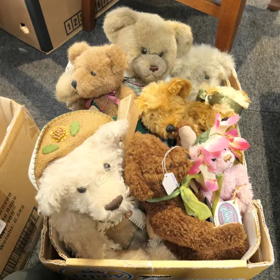 LOT COLLECTABLE TEDDY BEARS