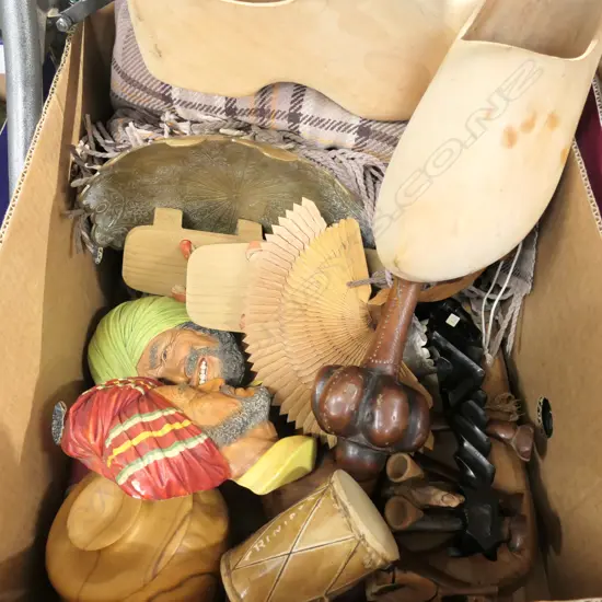 BOX LOT OF WOODEN ITEMS