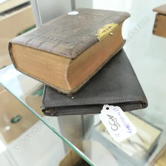 LEATHER WALLET AND LEATHER BOUND CHURCH SERVICES BOOK L. 160MM; 17431