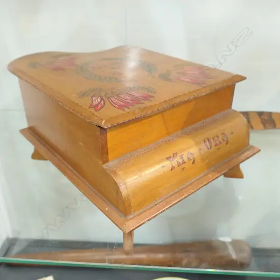 KAURI PIANO FORM KIA ORA SEWING BOX L 330 MM