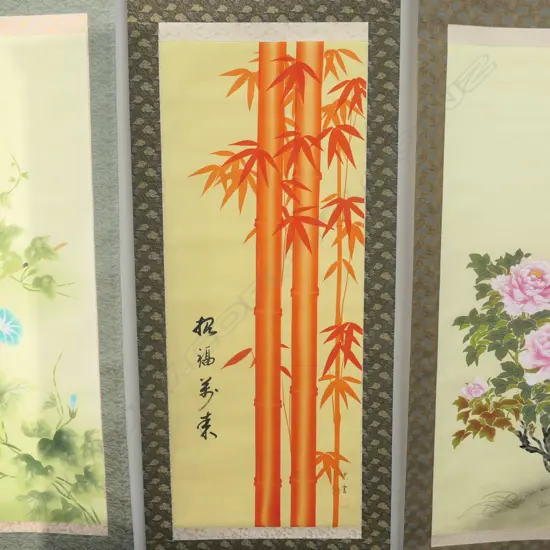 JAPANESE KAKEJIKO (HUNG SCROLL), IN ORIGINAL BOX, RED BAMBOO (187)