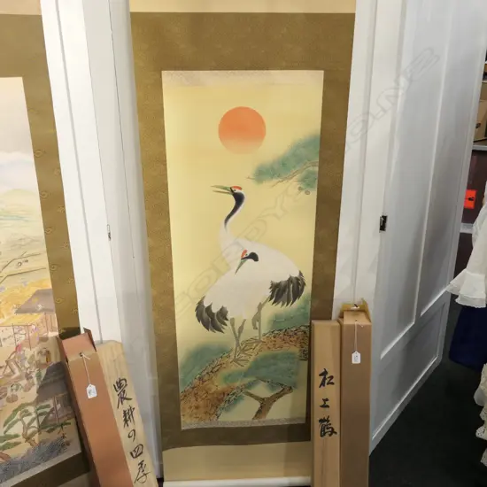 JAPANESE KAKEJIKO (HUNG SCROLL), IN ORIGINAL BOX, MANCHURIAN CRANES (29)