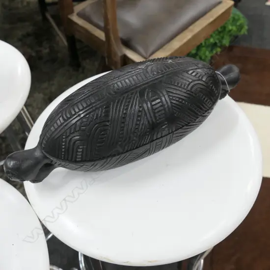 MODERN CARVED WAKA HUIA IN BLACK L. 340 MM