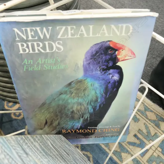 BOOK NZ BIRDS RAYMOND CHING