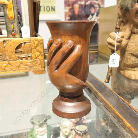 PITCAIRN ISLAND CARVED HAND VASE