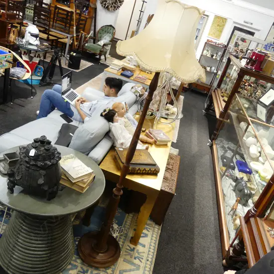 RETRO STANDARD LAMP W. SHADE