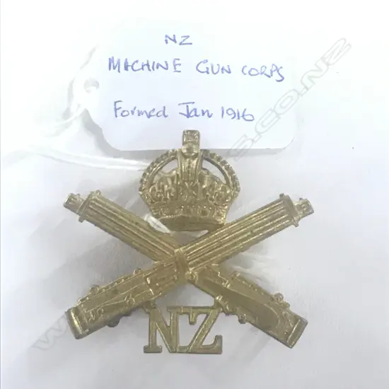 NZ MACHINE GUN CORPS CAP BADGE [1916-18]. KC
