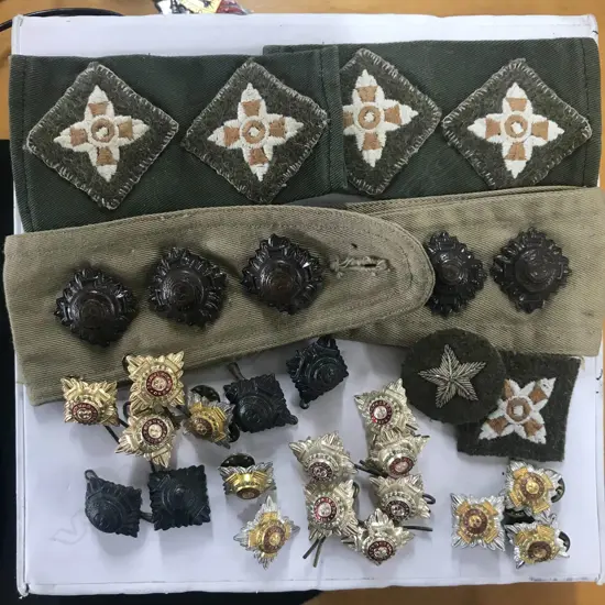 GROUP OF EPAULETTES, PATCHES AND PIPS