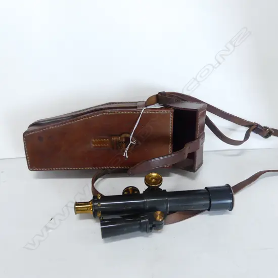 SURVEYORS SITE LEVEL 'STANLEY' OF LONDON IN LEATHER CASE