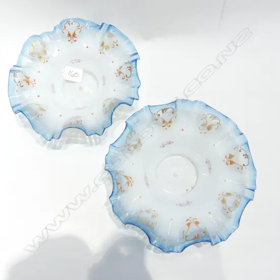 2 VICT MILK GLASS SHAPED DISHES D 210 MM