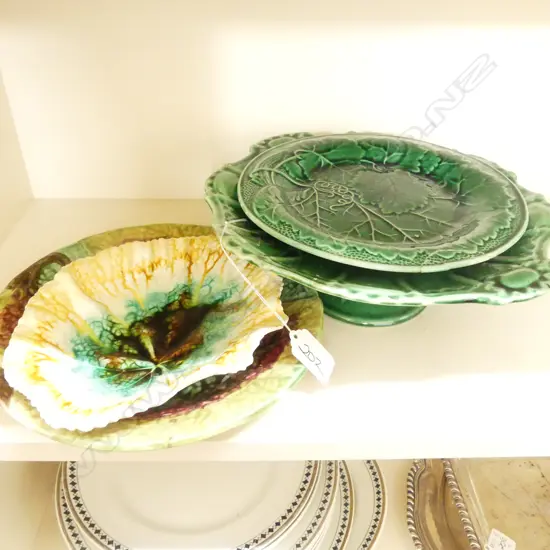SELECTION MAJOLICA PLATES  (A/F)