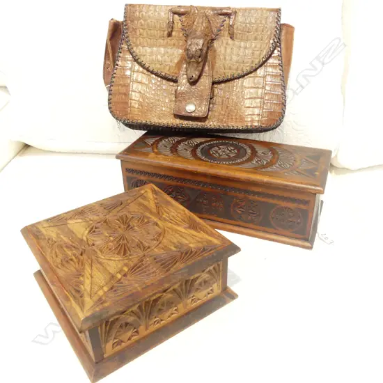 2 CHIP CARVED TRINKET BOXES + CROCODILE SKIN STYLE BAG LARGEST W. 290MM