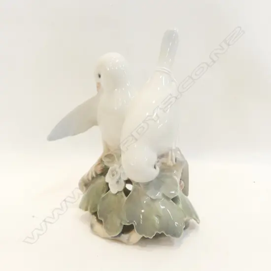 ROYAL COPENHAGEN 402 DOVES