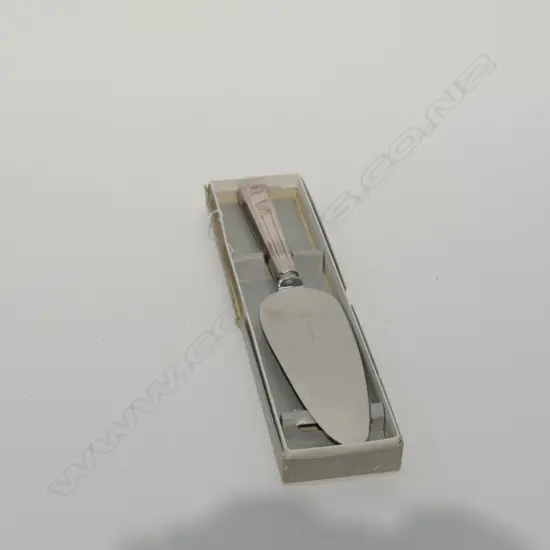 BOXED 'VINERS OF SHEFFIELD EP' FISH SLICE