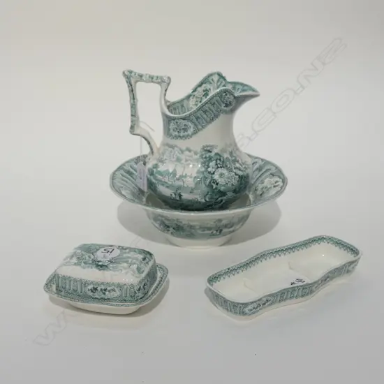 WEDGWOOD TOILET SET H. 210MM