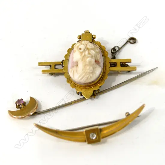 15CT DIA. CRESENT BROOCH & GOLD PINK CAMEO BROOCH/ & PIN. APPROX. 9.4 GRAMS SET.