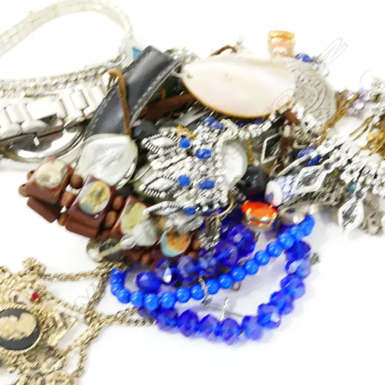 LOT ASST COSTUME JEWELLERY AND WATCHES