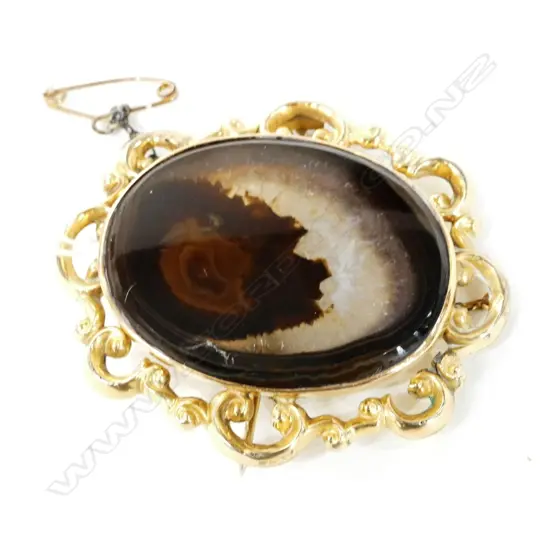 VICT. PINCHBECK & BANDED AGATE BROOCH
