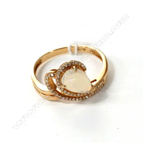 18CT R/GOLD OPAL & DIA RING