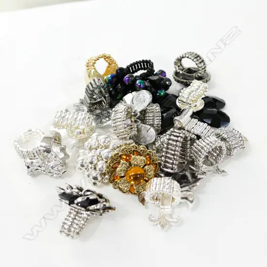 COSTUME JEWELLERY, 20 X RINGS