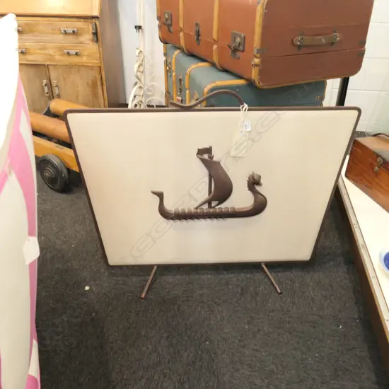 RETRO FIRE SCREEN WITH VIKING SHIP MOTIF L 900 MM