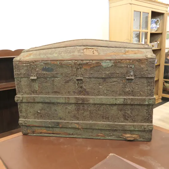 OLD SARATOGA TRUNK ORIGINAL PAINT