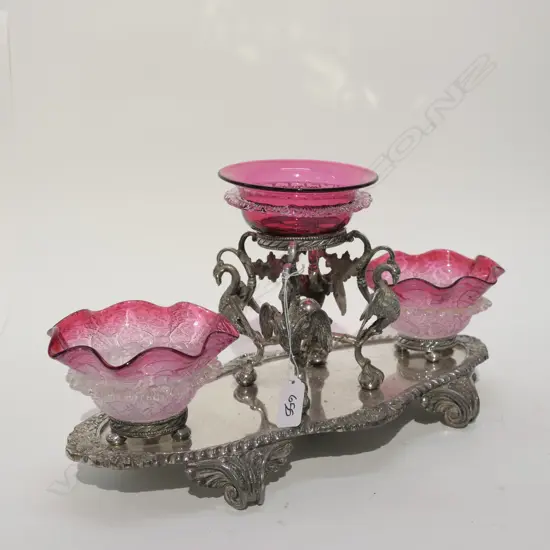 VICT. EP AND CRANBERRY CENTREPIECE