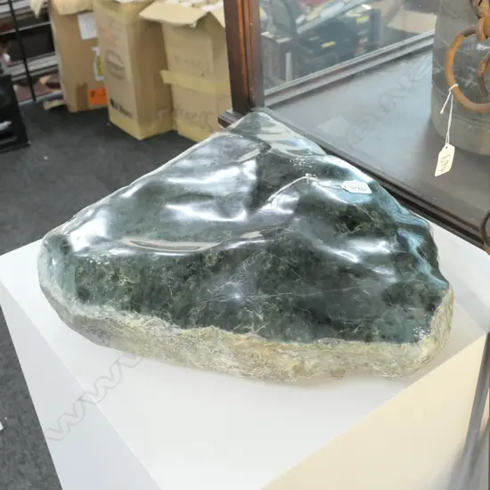 LGE DARK GREEN POUNAMU BOULDER POLISHED TOP