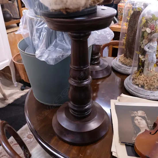 PR OF CIRCULAR WOODEN PEDESTALS H 670 MM