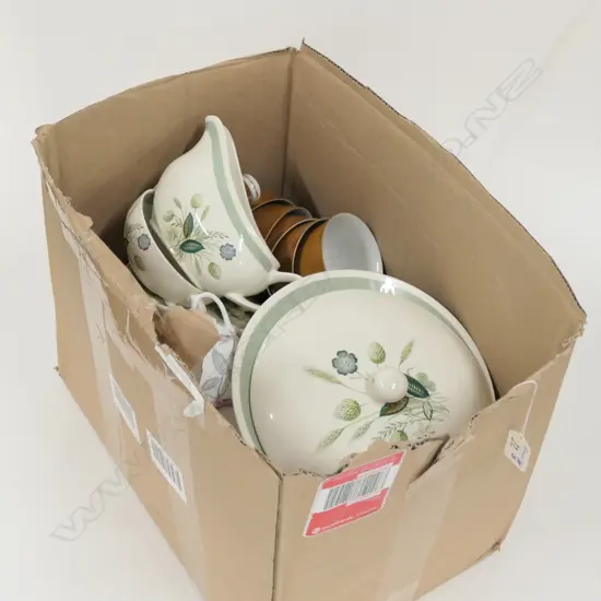 LOT ASST DINNER WARE