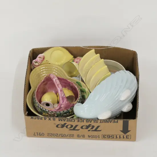 LOT ASST CHINA INCL. SUZIE COOPER / MALING / CARLTONWARE ETC