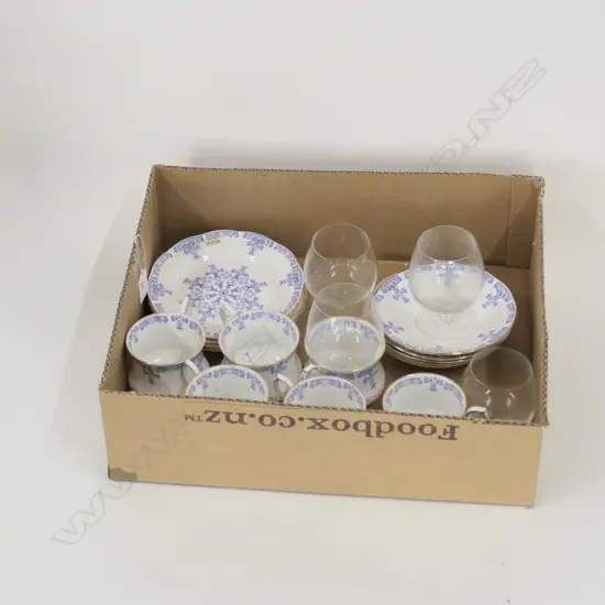 18 PIECE QUEEN'S 'FONTAINEBLEU' ENGLISH FINE BONE CHINA AND FOUR WHISKEY GLASSES