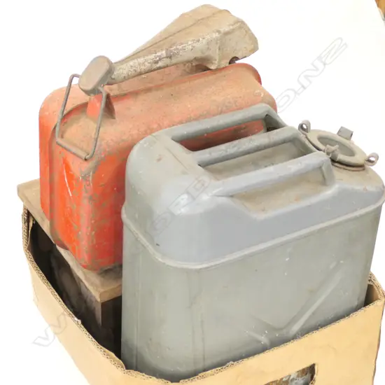 3 VINTAGE TINS INCL. NZR + HINGED WOODEN STOOL