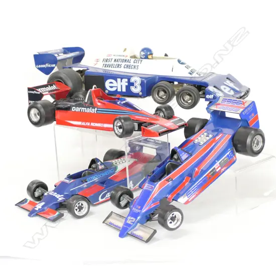 4 MODEL FORMULA ONE RACING CARS L 450 MM