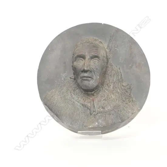 MAORI WARRIOR CHALKWARE PLAQUE D 240 MM