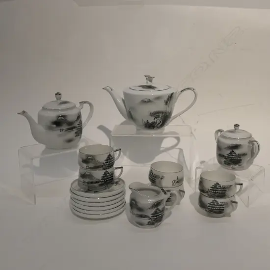 16 PIECE JAPANESE PORCELAIN TEA SET