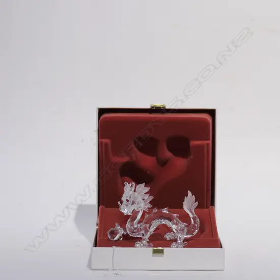 SWAROVSKI CRYSTAL  'DRAGON'  1997 + STAND