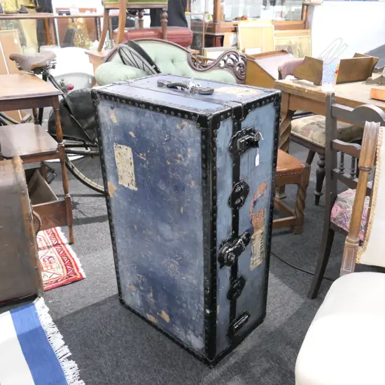 METAL BOUND TRAVELLING TRUNK L 940 MM