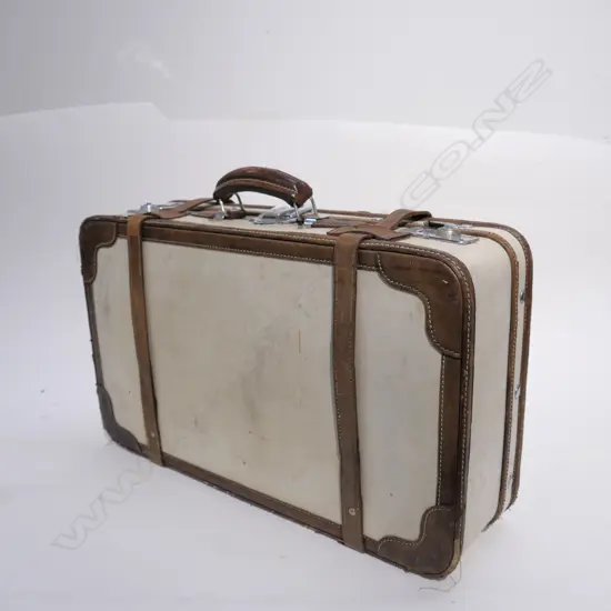 VINTAGE SUITCASE