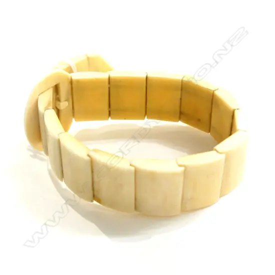 IVORY BRACELET IN THE FORM OF A BELT