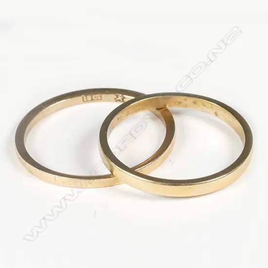 TWO 18CT GOLD WEDDERS 4.14GM